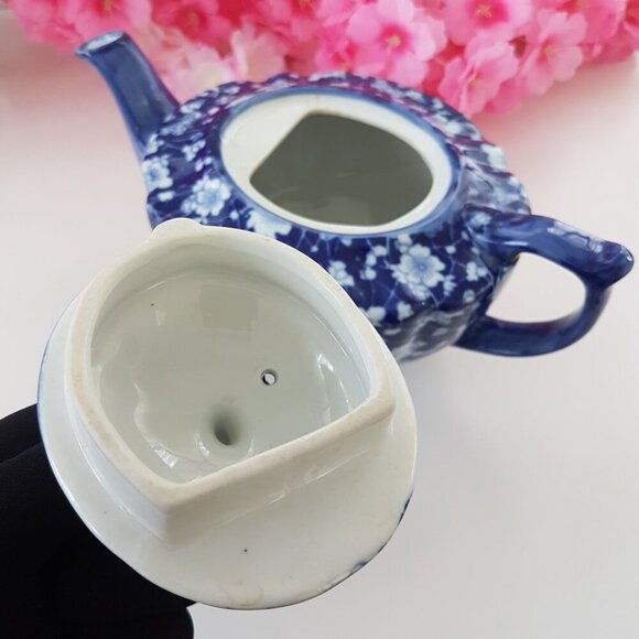 Blue & White Chelsea Art Pottery Chintz Teapot Christmas Gift for Tea Lover - Picture 8 of 11